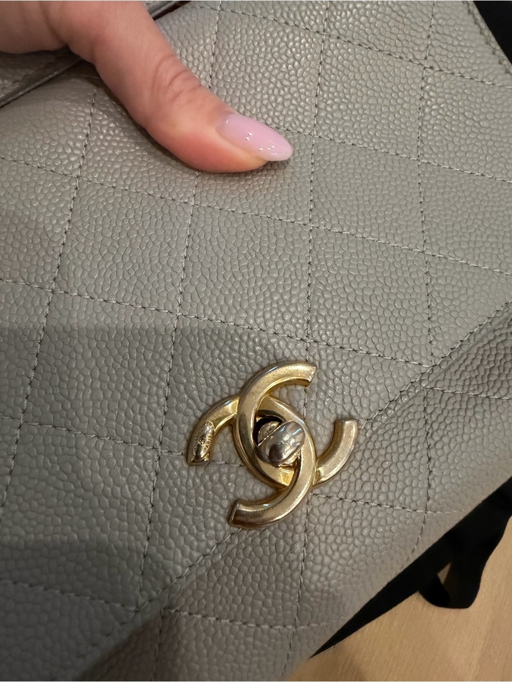 Grained Calfskin Small Stitched Flap - Picture 13 of 16